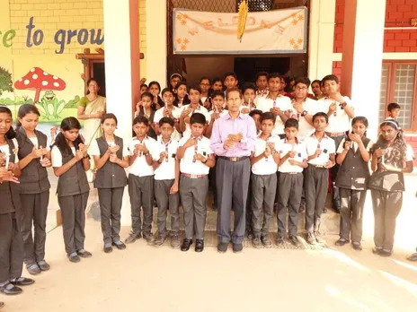 ധീരജവാന്മര്‍ക്ക്‌ സ്‌കൂള്‍ വിദ്യാര്‍ത്ഥികളുടെ ആദരാഞ്‌ജലികള്‍