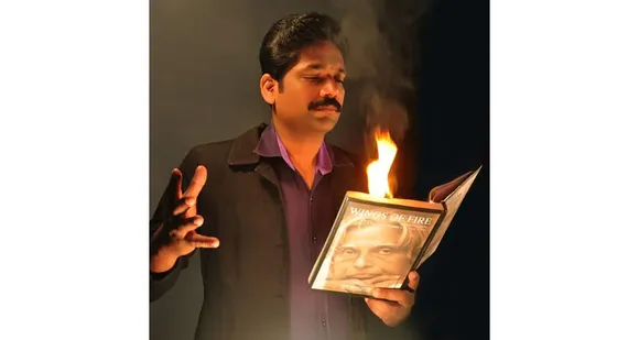 കണ്ണു കെട്ടി ഇന്ദ്രജാലം അവതരിപ്പിച്ച് ഇന്ത്യ ബുക്ക് ഓഫ് റെക്കോർഡിൽ ഇടം നേടി ആനന്ദ് മേഴത്തൂർ