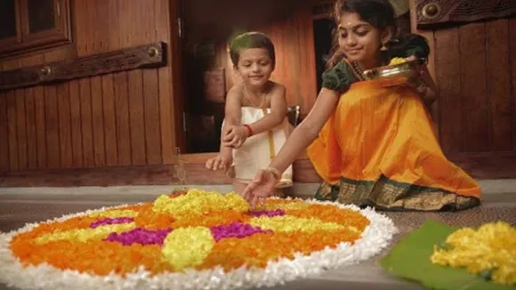 ഇന്ന് തിരുവോണം.. ആഘോഷങ്ങളും ആര്‍പ്പുവിളികളും കോവിഡിന്റെ പരിധിയില്‍ വരുമ്പോഴും മാവേലി തമ്പുരാനെ വരവേല്‍ക്കാനായി മലയാളക്കര ഒന്നടങ്കം ഒരുങ്ങിക്കഴിഞ്ഞു