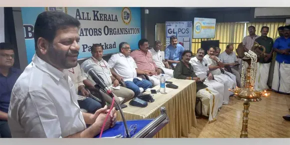 പാലക്കാട് കർഷകരും സ്വകാര്യ ബസ്സുടമകളും ഒരുപോലെ നഷ്ടത്തിലാണ് - വി കെ ശ്രീകണ്ഠൻ എംപി