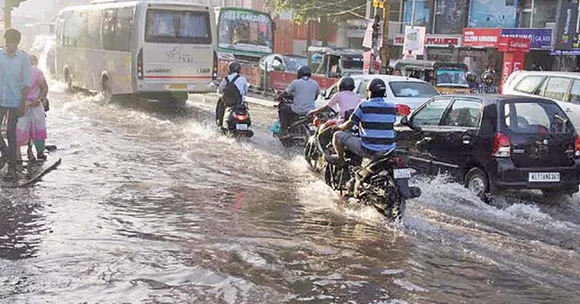 മഴക്കെടുതി രൂക്ഷം; കോഴിക്കോട് ജില്ലയില്‍ അഞ്ഞൂറിലധം പേരെ മാറ്റിപ്പാര്‍പ്പിച്ചു