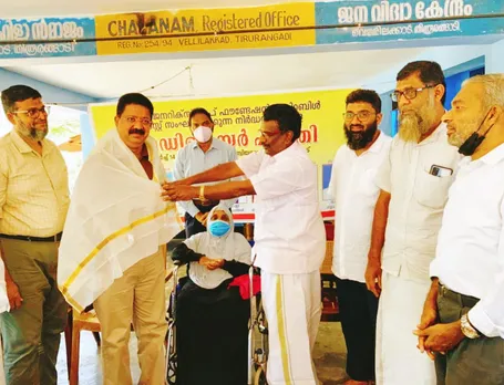 മൻസൂർ പള്ളൂരിനെ ഹോപ്പ് ഫൗണ്ടേഷൻ ആദരിച്ചു