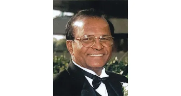 ജോൺ എം അബ്രഹാം ഒമഹയിൽ അന്തരിച്ചു