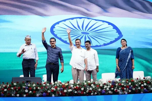 മാറ്റത്തിന്റെ ഈ കാഹളം സ്വാഗതാർഹം ! വോട്ടുനേടി 5 വർഷം തോന്നുംപടി ഭരിക്കാമെന്ന ധാരണ മാറ്റി ജനകീയപ്രശ്നങ്ങൾ നേരിട്ട് മനസ്സിലാക്കി അരവിന്ദ് കെജ്രിവാളിനെപ്പോലെ ജനങ്ങൾക്കൊപ്പം ചേർന്ന് പ്രവർത്തിക്കുന്ന നേതാക്കളും സർക്കാരുമാണ് ഇനി നമ്മുടെ നാടിനാവശ്യം