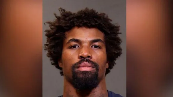 മൂന്ന് വയസ്സുകാരനെ മുപ്പത്തിയഞ്ചോളം തവണ കോഡ് വയറുകൊണ്ട് മര്‍ദ്ദിച്ച പിതാവ് അറസ്റ്റില്‍