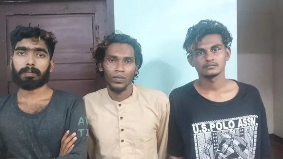 അന്യ സംസ്ഥാനത്തൊഴിലാളികള്‍ക്ക് കഞ്ചാവ് വിതരണം, പോലീസിനെ കണ്ട് കഞ്ചാവ് പൊതികൾ പുഴയിലെറിഞ്ഞ് രക്ഷപ്പെടാൻ ശ്രമം; മൂന്നു യുവാക്കൾ പിടിയിൽ, പ്രതികളിലൊരാൾ കാമുകിയുമായി കഞ്ചാവ് കേസിൽ പിടിയിലായത് മാസങ്ങൾക്ക് മുമ്പ്