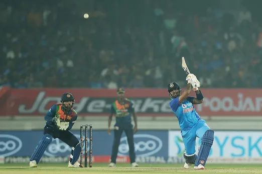 ശ്രീലങ്കന്‍ ബൗളര്‍മാരെ 'ക്ഷ' വരപ്പിച്ച് സൂര്യകുമാര്‍ യാദവ്, 51 പന്തില്‍ നേടിയത് 112 റണ്‍സ് ! ശ്രീലങ്കയ്ക്ക് 229 റണ്‍സ് വിജയലക്ഷ്യം