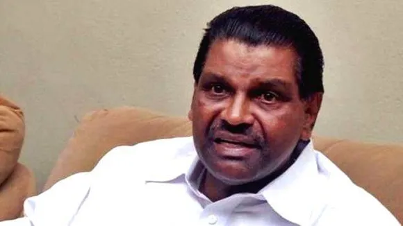 ഉമ്മന്‍ചാണ്ടിയെ മറയാക്കി പുറകില്‍ നിന്ന് കളിക്കരുത് ;രമേശ് ചെന്നിത്തലക്ക് എതിരെ തിരുവഞ്ചൂർ രാധാകൃഷ്ണൻ