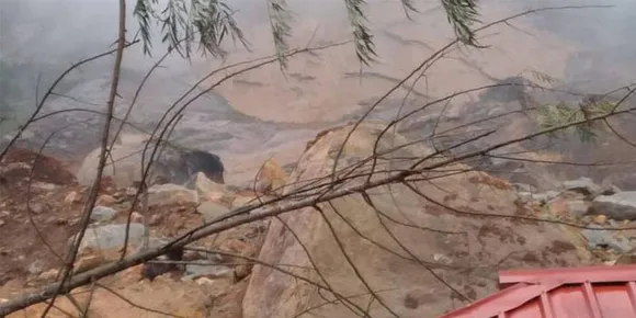 ഇടുക്കിയിൽ മണ്ണിടിഞ്ഞ് വീണ് വീട്ടമ്മ മരിച്ചു; മണ്ണ് വീണത് വീടിന്റെ അടുക്കള ഭാ​ഗത്തേയ്ക്ക്