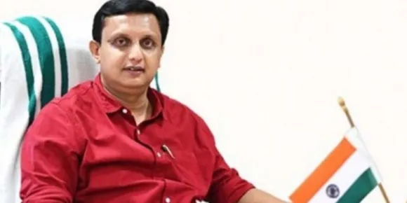 മുഖ്യമന്ത്രിക്കുനേരെ ഉയരുന്ന ആരോപണങ്ങളെ രാഷ്ട്രീയമായി നേരിടാന്‍ മന്ത്രിമാര്‍ക്ക് എല്ലാ അവകാശവുമുണ്ടെന്ന് ഓര്‍മിപ്പിക്കുകയാണ് മന്ത്രി റിയാസ്. രാഷ്ട്രീയം പഠിച്ചും പറഞ്ഞും കളിച്ചും വളര്‍ന്ന രാഷ്ട്രീയക്കാരോടൊപ്പമാണ് ഞങ്ങള്‍ പത്രപ്രവര്‍ത്തകരും പത്രക്കാരായി വളര്‍ന്നത്! 80കളിലെ മന്ത്രിമാർ കത്തുന്ന രാഷ്ട്രീയം പറഞ്ഞിരുന്നു. റിയാസ് പറഞ്ഞതു ശരിതന്നെ. മന്ത്രിമാര്‍ മാത്രമല്ല, എല്ലാ നേതാക്കളും രാഷ്ട്രീയം പറയണം. ഭരണപക്ഷത്തെയും പ്രതിപക്ഷത്തെയും - അള്ളും മുള്ളും പംങ്തിയില്‍ ജേക്കബ് ജോര്‍ജ്