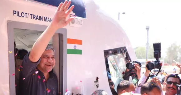 വന്ദേ മെട്രോ, വന്ദേ സ്‌ലീപ്പർ... അടുത്ത വർഷത്തോടെ മൂന്നു തരം വന്ദേഭാരത് അനുവദിക്കും: റെയിൽവേ മന്ത്രി