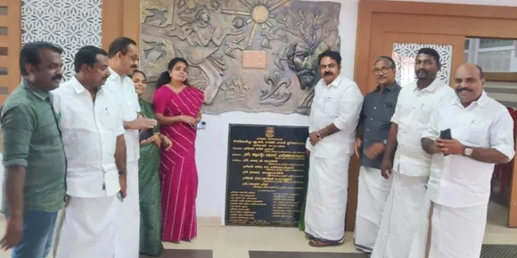 പൂർണ്ണമായും ശീതികരിച്ച പാലാ നഗരസഭാ ടൗൺ ഹാൾ പൊതുജനങ്ങൾക്കായി ചെയർമാൻ ആൻ്റോ പടിഞ്ഞാറേക്കര തുറന്നു നൽകി