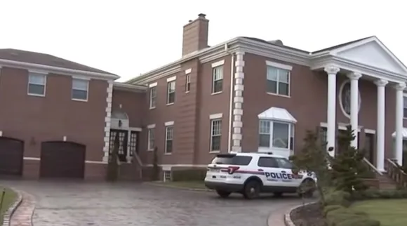 പ്രായമായ അച്ഛനേയും അമ്മയേയും തലയ്ക്ക് പിന്നില്‍ വെടിവെച്ച് വീഴ്ത്തി യുവാവ്; 29കാരനായ മകന്‍ മാതാപിതാക്കളെ കൊല്ലാന്‍ ശ്രമിച്ചത് ക്രിസ്മസ് ദിനത്തില്‍