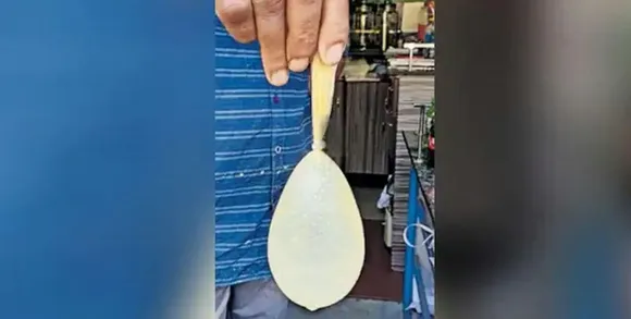 ഓണ്‍ലൈനിലൂടെ 2200 രൂപയുടെ സ്മാർട് വാച്ച് ഓഡര്‍ ചെയ്തു; കിട്ടിയത് 'വെള്ളം നിറച്ച കോണ്ടം'.!