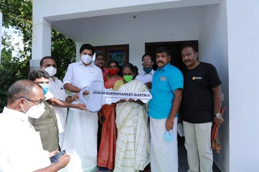 പ്രവാസി മലയാളി ഫെഡറേഷൻ നിർമ്മിച്ച് നൽകിയ വീടിൻറെ താക്കോൽദാനം മന്ത്രി റോഷി അഗസ്റ്റിൻ നിർവഹിച്ചു