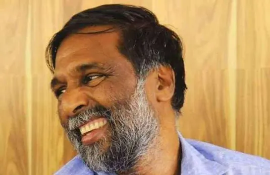 കൊറോണയ്ക്ക് ചികിത്സിക്കാമെന്ന വാഗ്ദാനവുമായി പട്ടിക്കാട് സെന്ററിലെ ഉഴിച്ചില്‍ കേന്ദ്രത്തില്‍  മോഹനന്‍ വൈദ്യരെത്തി: ആരോഗ്യ വകുപ്പും പൊലീസും ചേര്‍ന്നു തടഞ്ഞുവച്ചു: ചികിത്സിക്കാനെത്തിയതല്ല, ആയുര്‍വേദ ഡോക്ടര്‍മാരുടെ ക്ഷണം സ്വീകരിച്ച്‌ ഉപദേശം നല്‍കാന്‍ എത്തിയതാണെന്നാണ് മോഹനന്‍ വൈദ്യർ