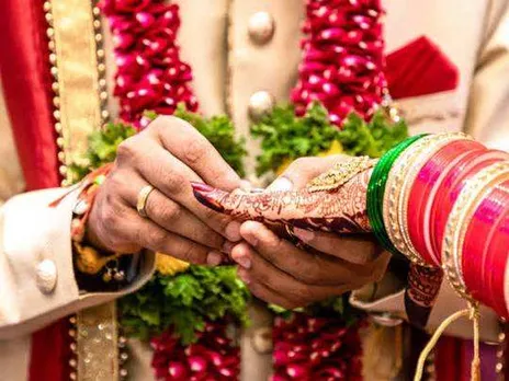 'ലവ് ജിഹാദ്' ആരോപിച്ച് മകളുടെ വിവാഹ ചടങ്ങുകൾ മാതാപിതാക്കൾ വേണ്ടെന്ന് വച്ചു