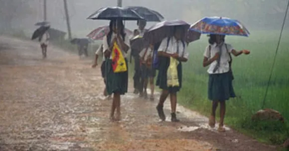 തൃശൂർ ജില്ലയിലെ വിദ്യാഭ്യാസ സ്ഥാപനങ്ങള്‍ക്ക് ഇന്ന് അവധി ; പരീക്ഷകള്‍ക്ക് മാറ്റമില്ല