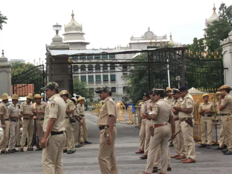 വോട്ടെണ്ണൽ; ബെംഗളൂരുവിൽ നിരോധനാജ്ഞ, ഗതാഗത നിയന്ത്രണം ശനിയാഴ്ച രാവിലെ 6 മുതൽ ഞായറാഴ്ച ഉച്ചക്ക് 12 വരെ