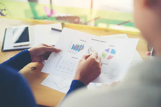 Q2: Adani Green Reports 25% Surge in PAT, Revenue Dips