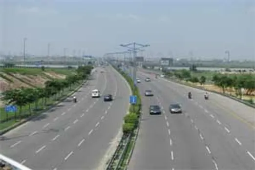 DND Flyway to Rush in Poor Visibility Gets Unique Solar Flashers and Delineators