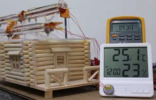 A device that harvests wind and solar energy could power