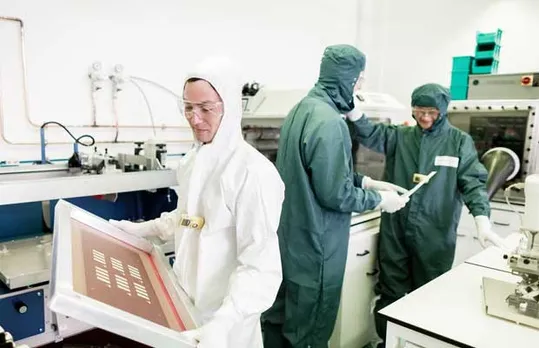 Oxford PV secures £8.1m funding and three key strategic investors