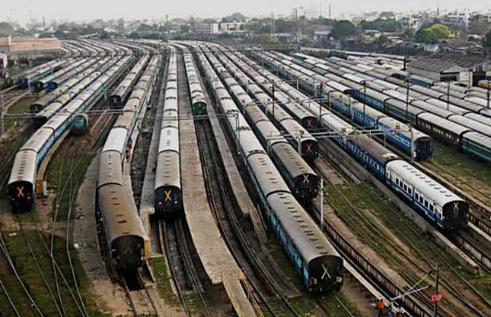 Indian Railways to be Transformed Into ‘Green Railways’