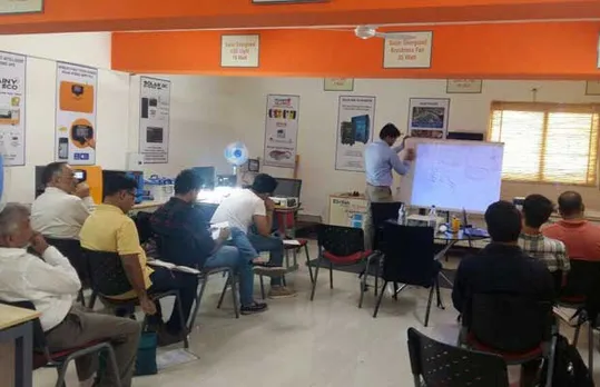 Faridabad Residents Get a Dose of Solar Lessons