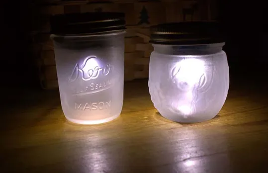 Schoolchildren Set World Record Lighting 5000 Solar Lamps at Once