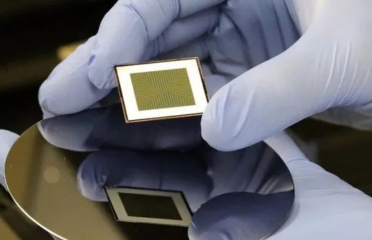 Scientists Make Bifacial Solar Cell with Record Power Output at 29%