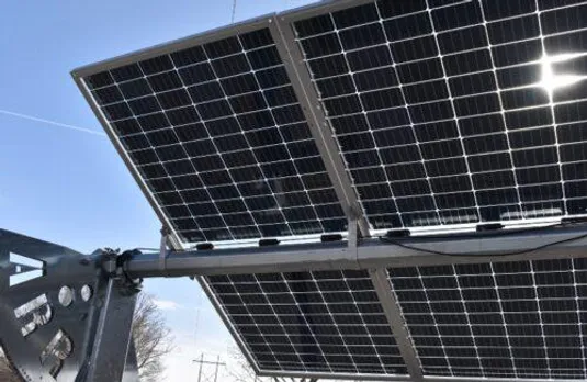 Bifacial solar panels mounted with solar tracker