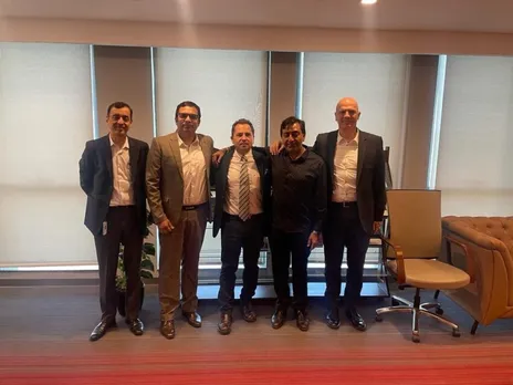 Airtouch & AGEL sign agreement