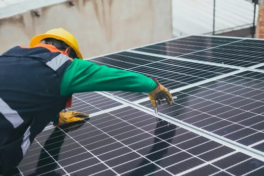 Waaree, Adani Aim To Take The Lead In Selling Solar Panels Directly To End Consumers