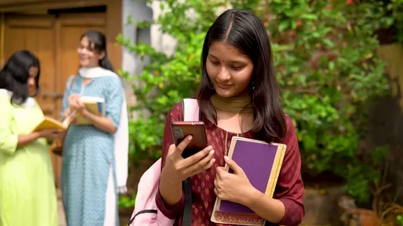 phone social media teenage digital empowerment