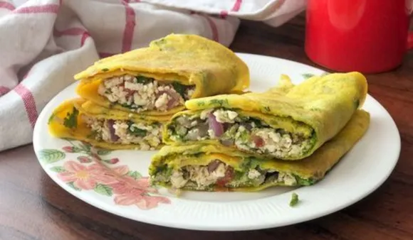 Paneer stuffed Moong Dal Cheela