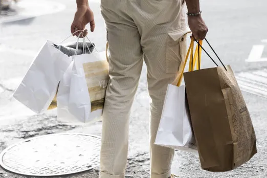 Men Outspend Women!!