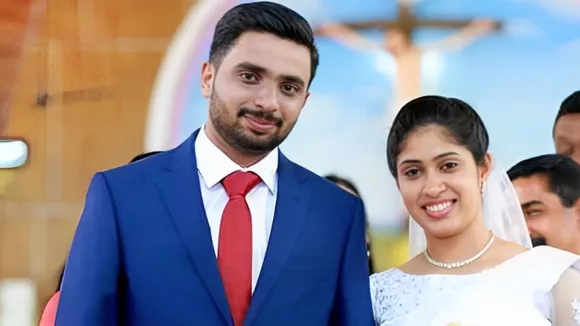 kerala man shoots pregnant wife