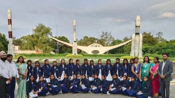 Jharkhand Girls ISRO Visit TRI
