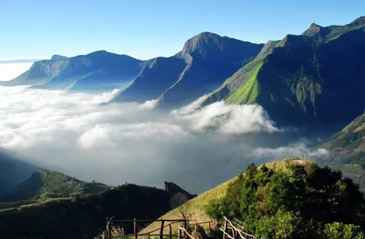 Munnar Picture By: Swapna Kerala Holidays
