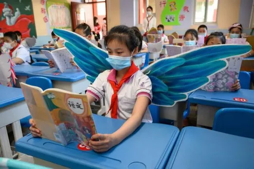 China Students Wear DIY Wings