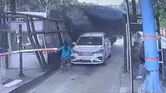 woman saves toll worker