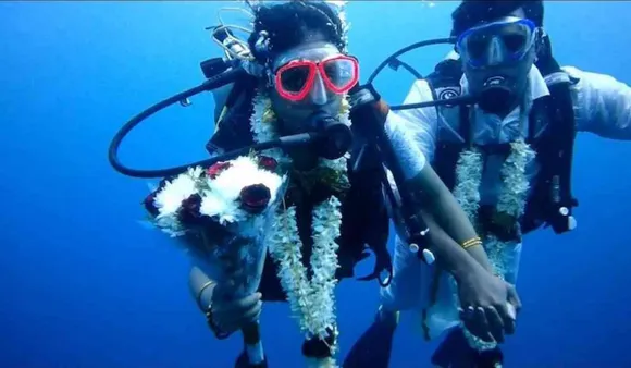 underwater wedding