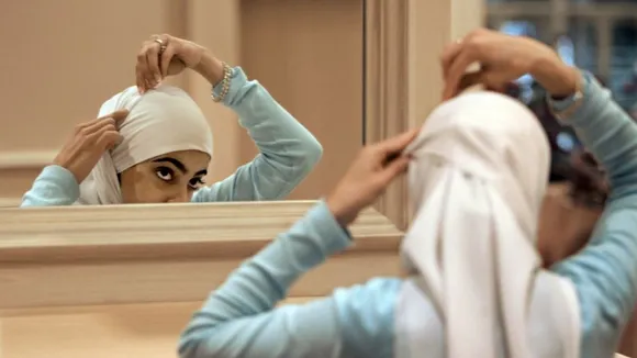 muslim women wear hijab