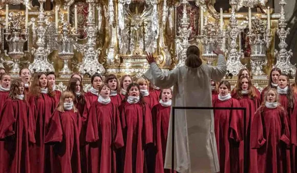 German School Choir Admit Girls
