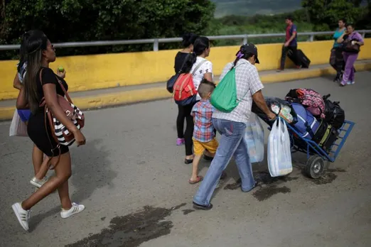 Venezuelan women sell their hair