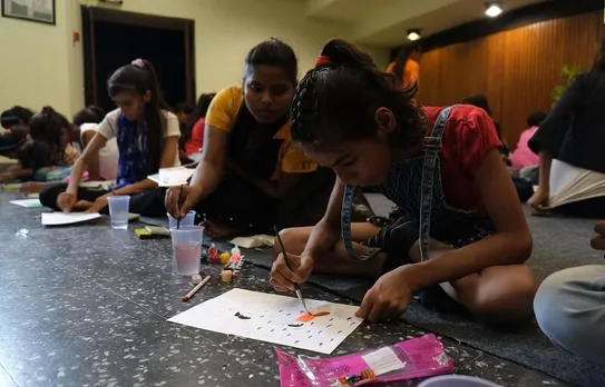 creating art with children