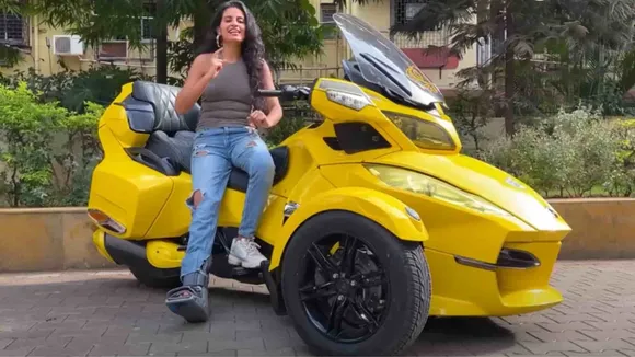 Viral Video Woman On Superbike