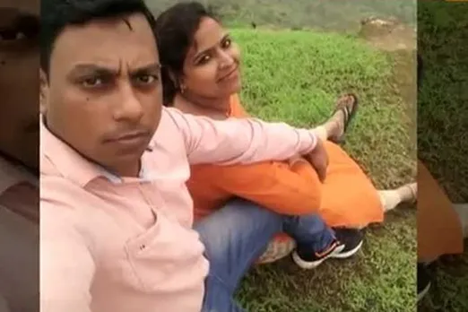 Woman taking selfie dies