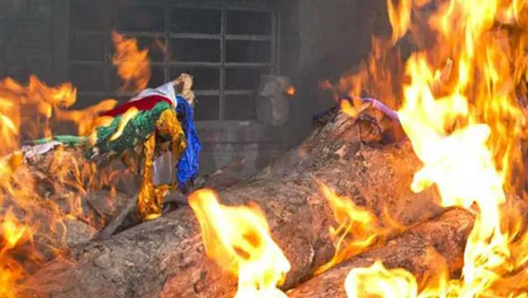 Rajasthan girl jumps into burning pyre